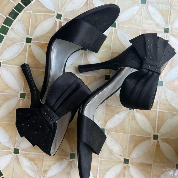 Black heels - Picture 3 of 4